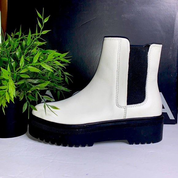 Aqua Shoes - Aqua Loren Platform Ankle Boots White